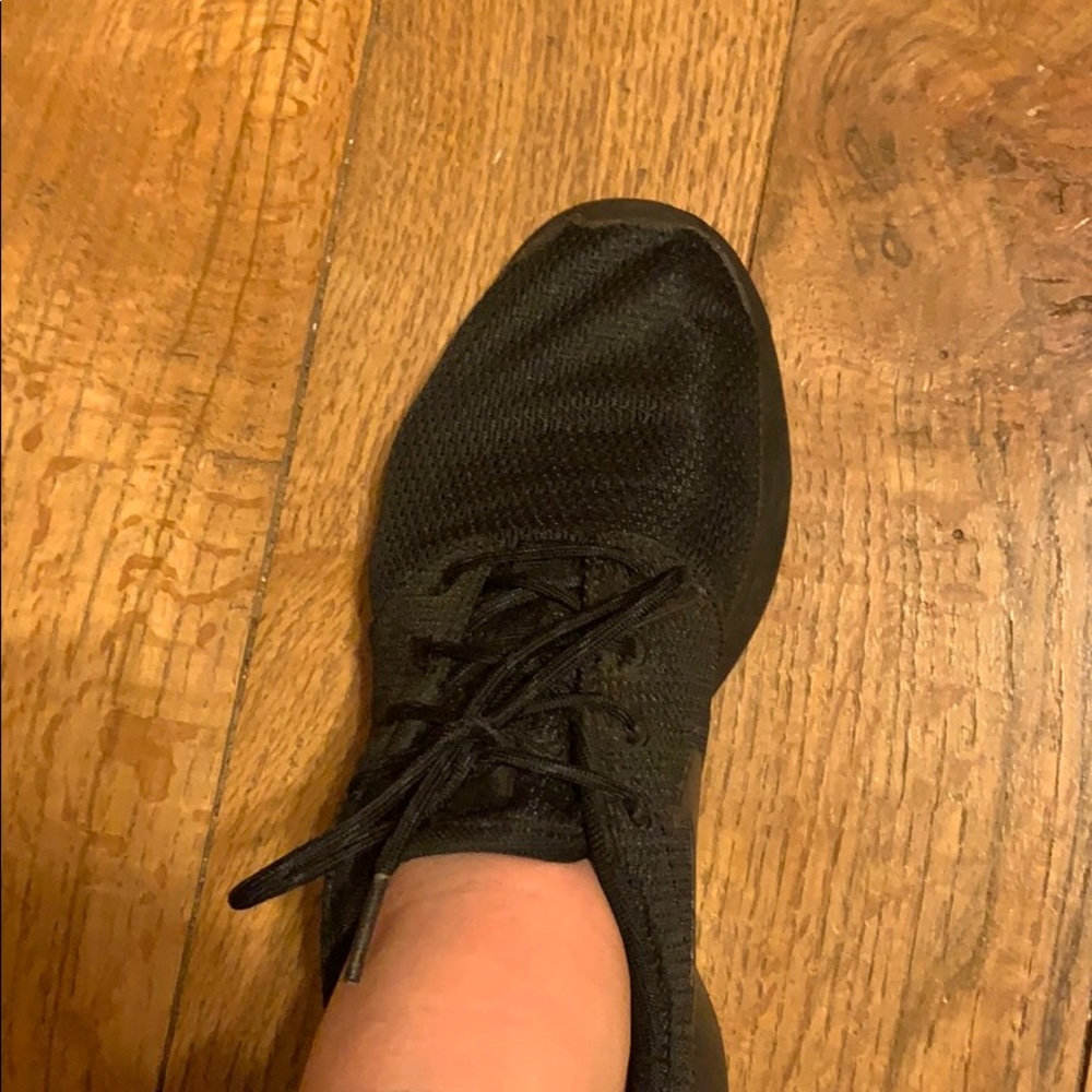 Black Nike Roches - Picture 4 of 5